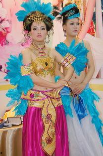 娱乐吃瓜君奇装异服,时尚界的另类风采  第2张