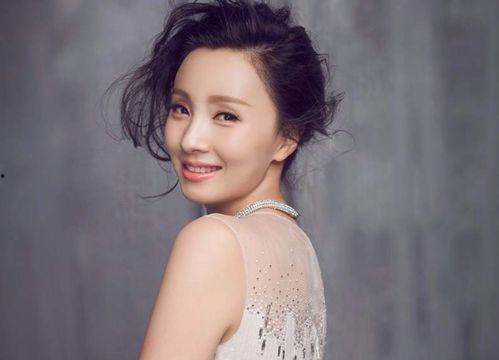 陶虹吃瓜娱乐圈视频,一场吃瓜大戏背后的真相  第2张